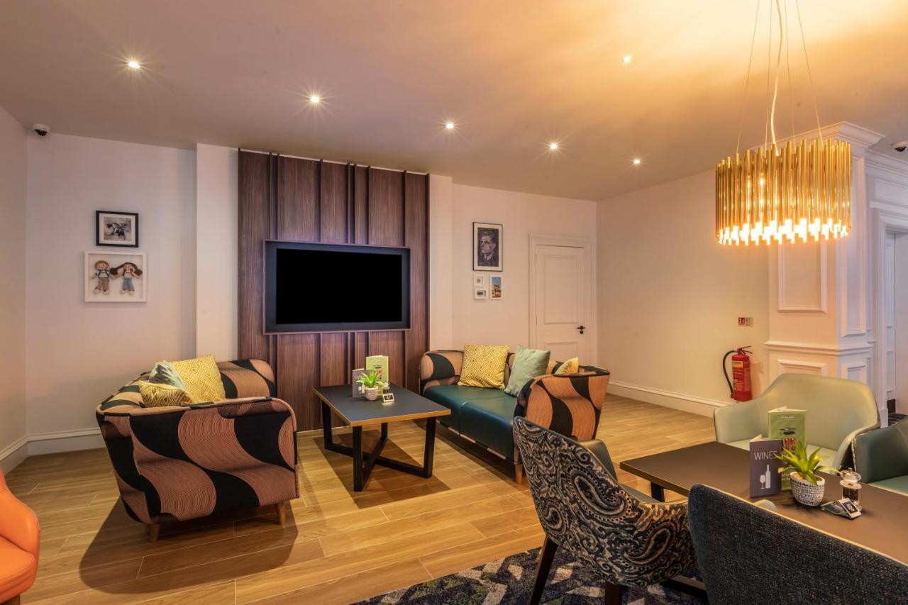 Holiday Inn Guildford By Ihg Екстер'єр фото