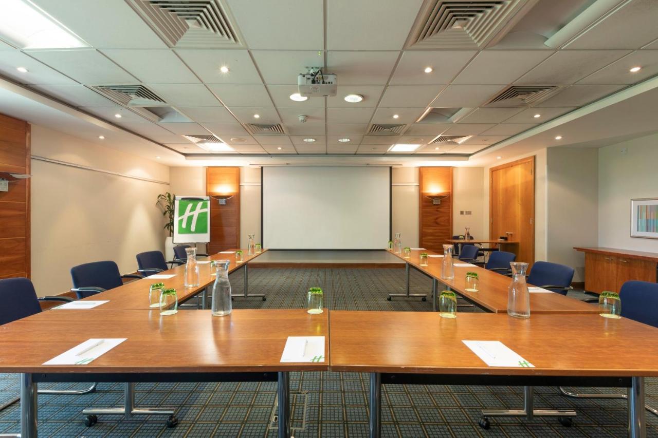 Holiday Inn Guildford By Ihg Екстер'єр фото
