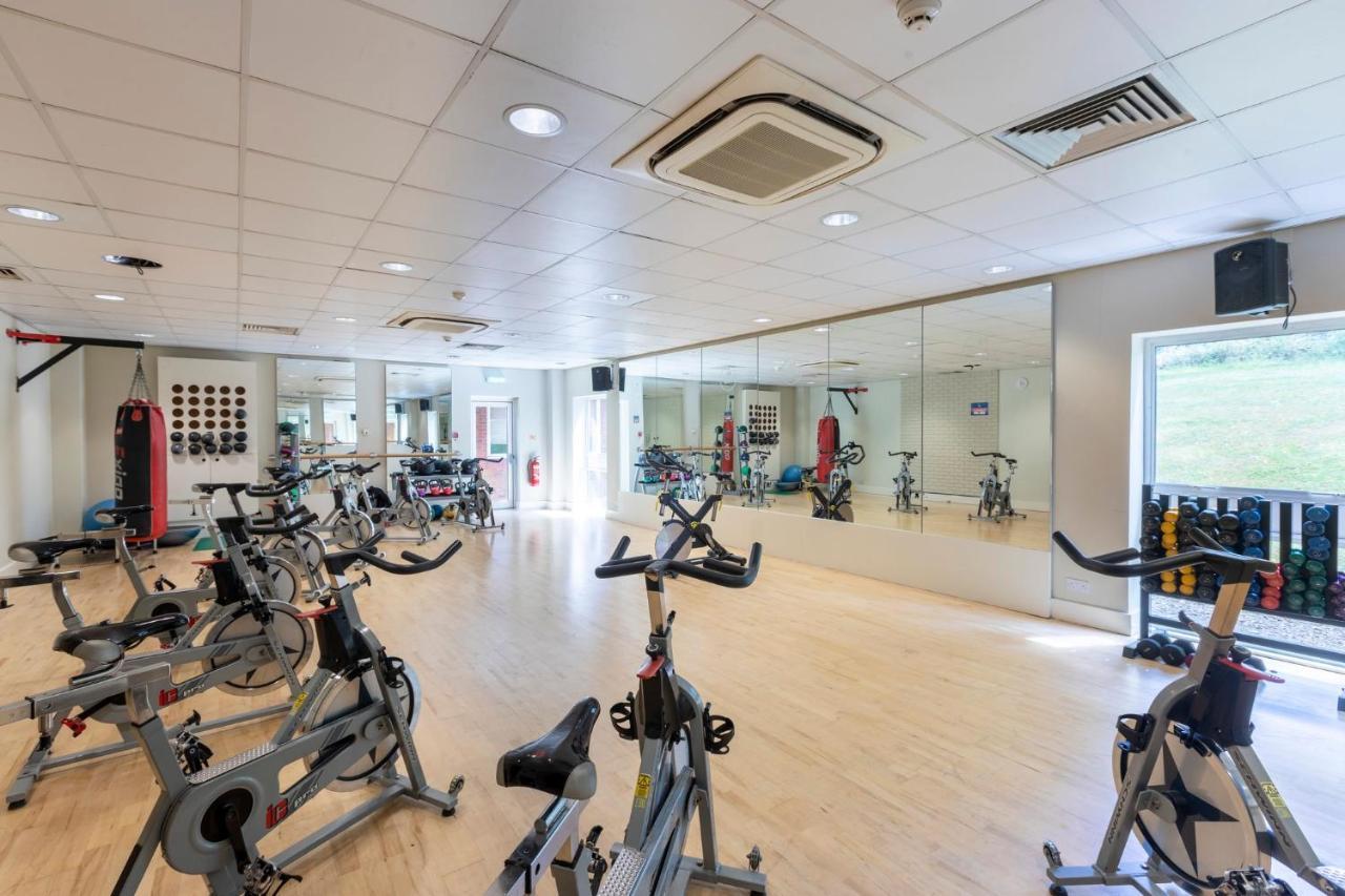 Holiday Inn Guildford By Ihg Екстер'єр фото