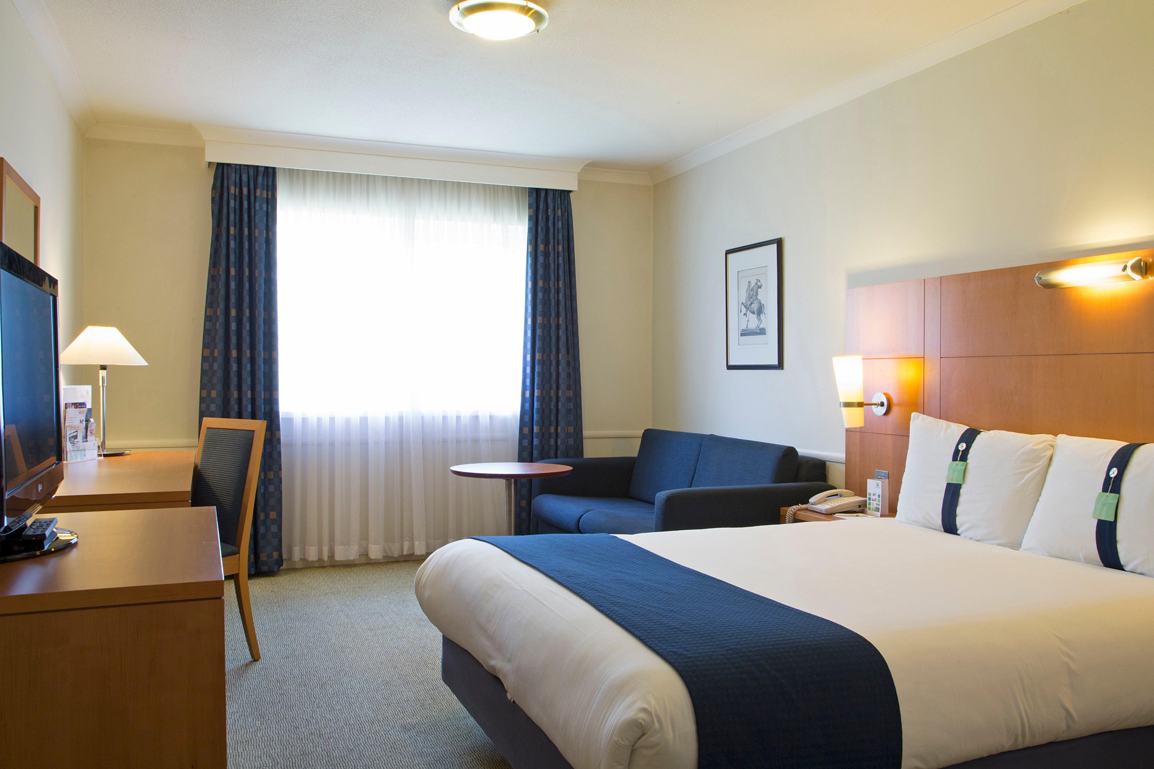 Holiday Inn Guildford By Ihg Екстер'єр фото