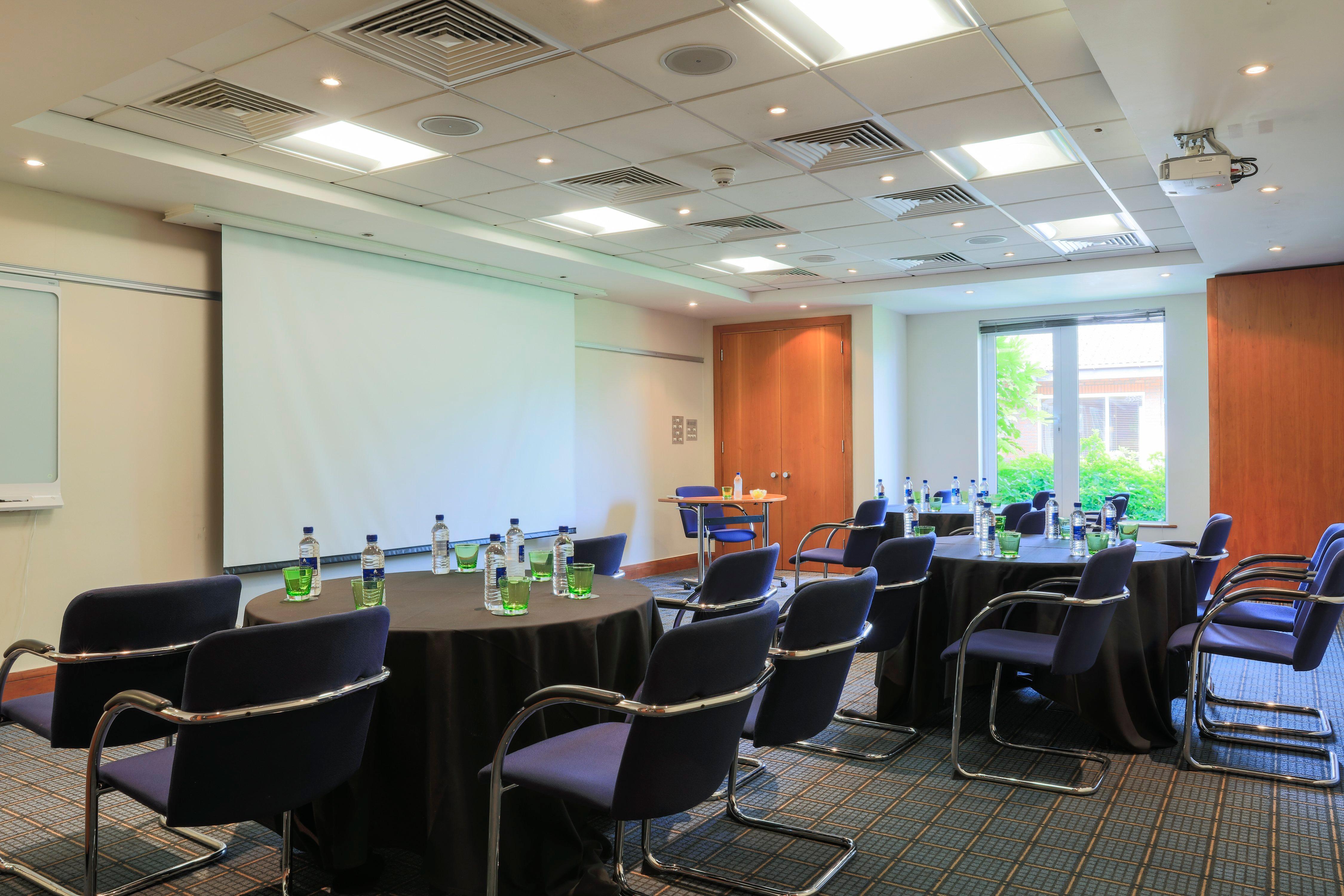 Holiday Inn Guildford By Ihg Екстер'єр фото