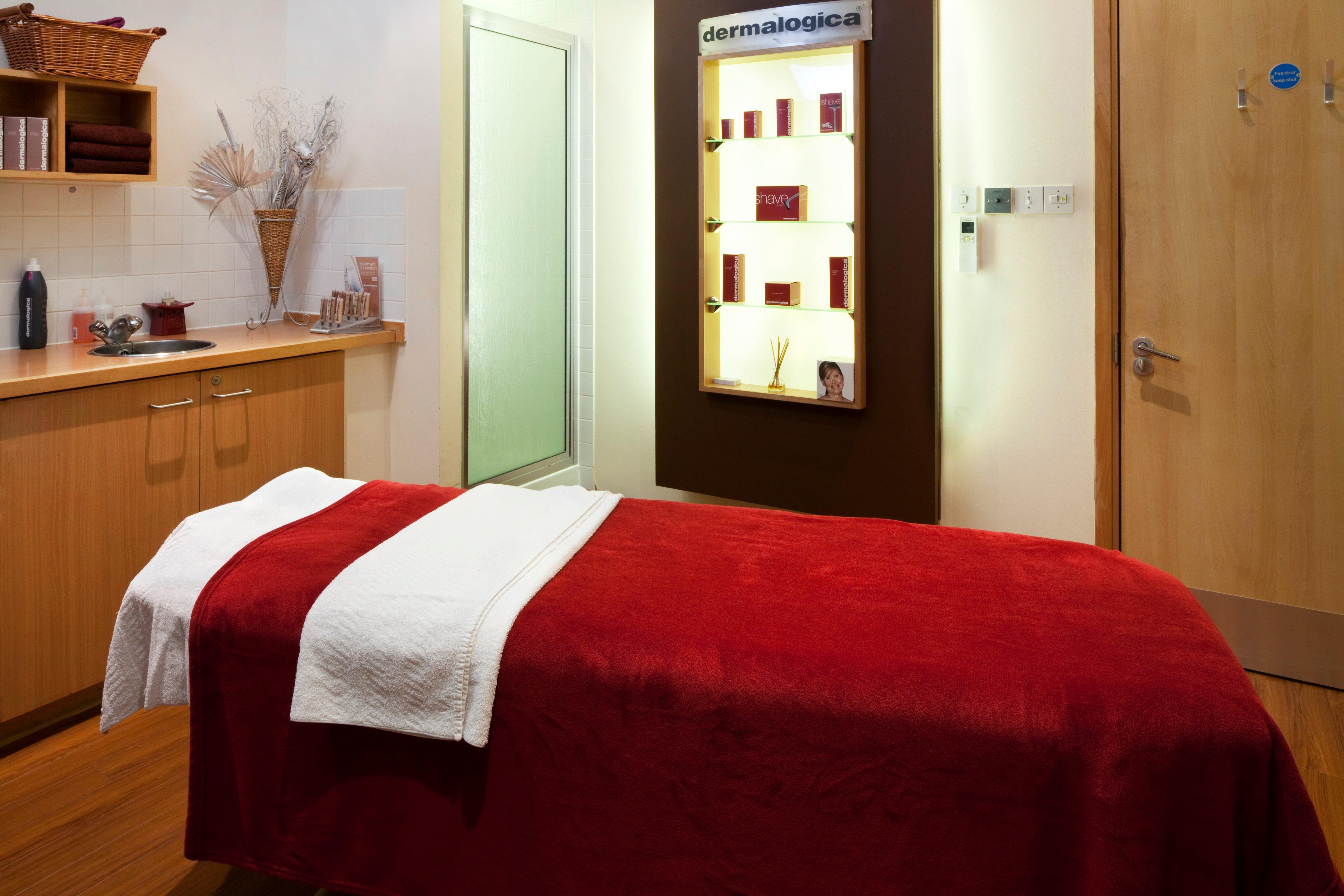 Holiday Inn Guildford By Ihg Екстер'єр фото
