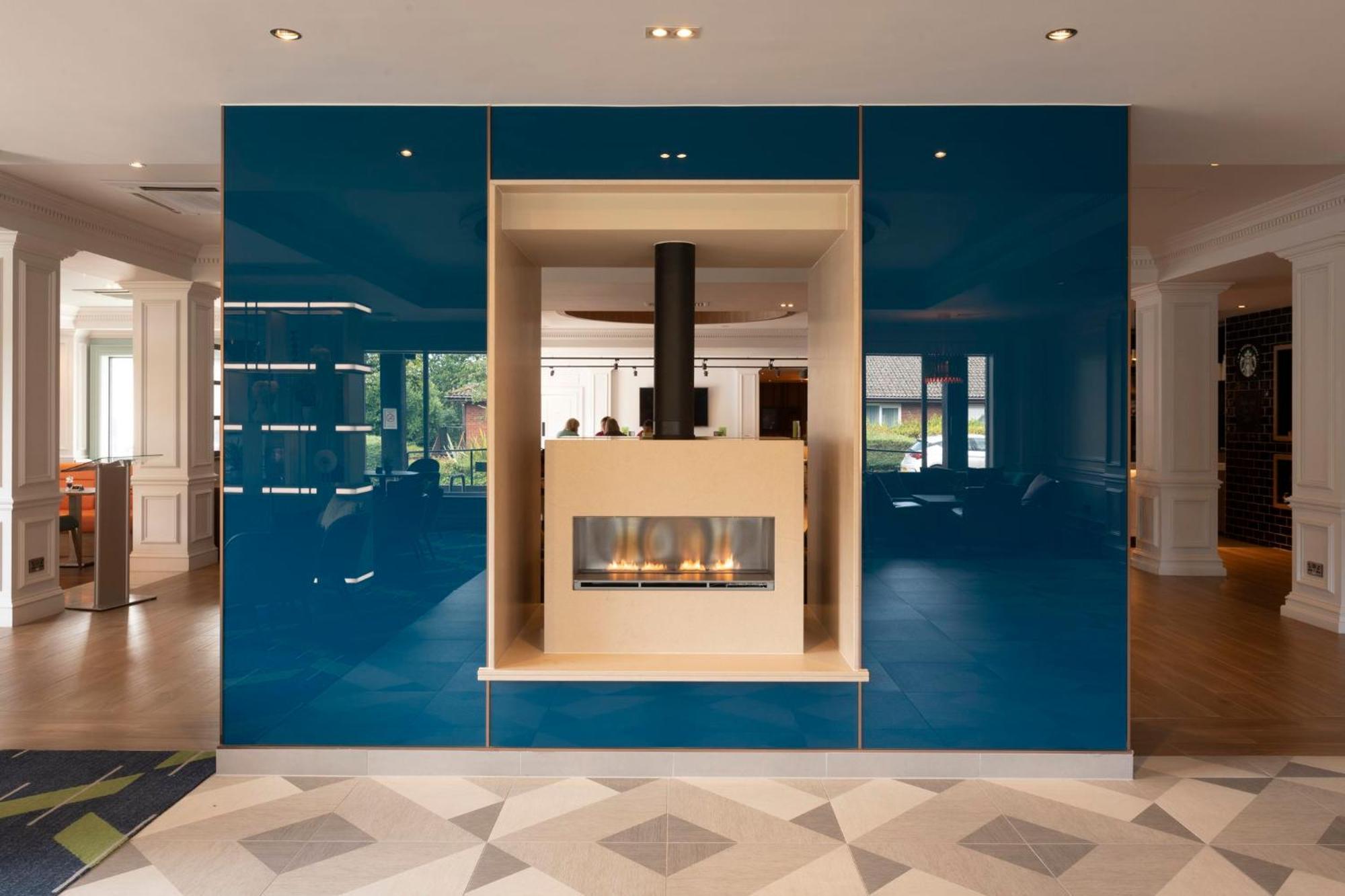 Holiday Inn Guildford By Ihg Екстер'єр фото