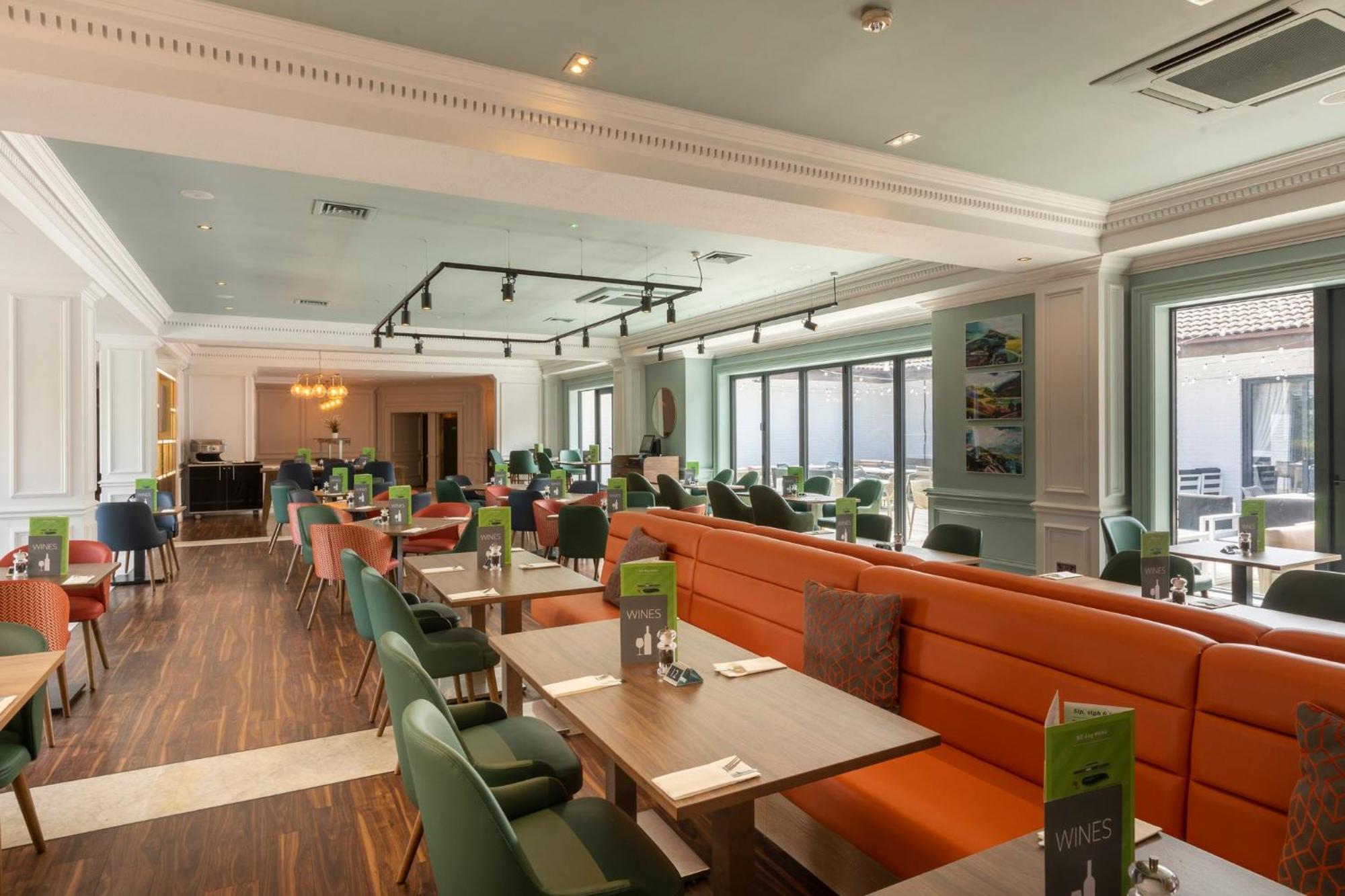 Holiday Inn Guildford By Ihg Екстер'єр фото